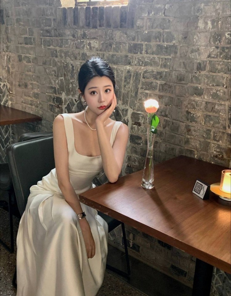 两个男人睡一个女人什么心理呢,不卡在线播放